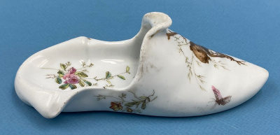 Фарфоровая "Туфелька" М.С.Кузнецова "Дулево", 1867-1877-е гг.