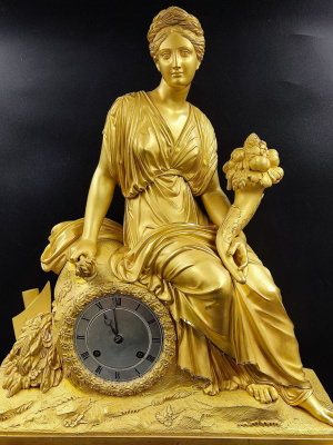 Каминные часы "Богиня Деметра". Франция, 1820-40-е гг.