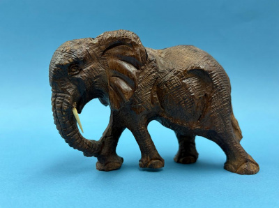 Резная деревянная статуэтка "Слон". Китай.