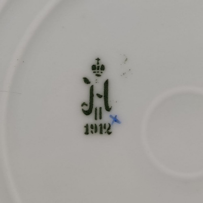 Тарелка из Зимнедворского сервиза "ИФЗ", 1912 г.