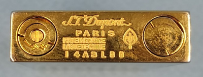 Газовая зажигалка марки "S.T.Dupont" родной коробки.