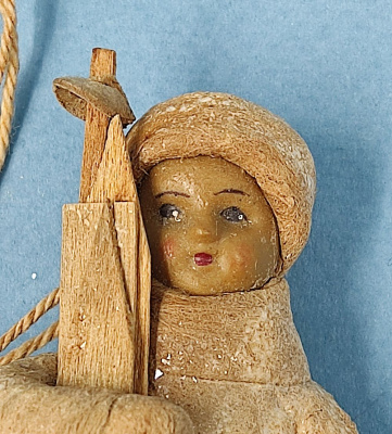Ёлочная игрушка СССР "Мальчик с лыжами", 1940 г.
