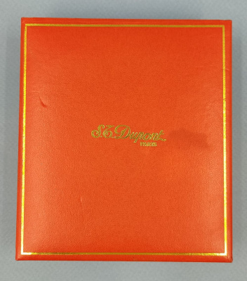 Газовая зажигалка марки "S.T.Dupont" в родной коробке.