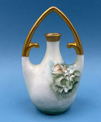 Фарфоровая мини-вазочка с дугообразной ручкой "Royal Crescent China", Бавария, 1901-1909-е гг.