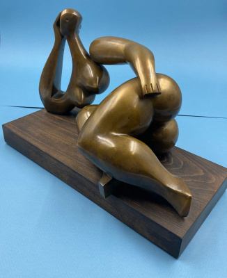 Бронзовая фигура "Лежащая", 2000 г. Антонов А.Г.