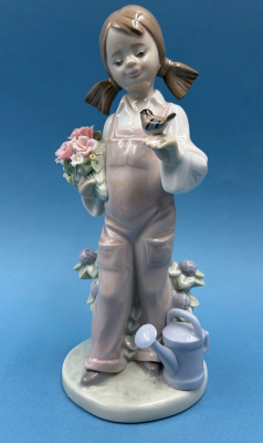 Фарфоровая статуэтка "Весна пришла" испанской мануфактуры "Lladro".