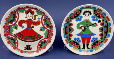 Декоративные тарелки "Плясунья" и "Балалайщик".