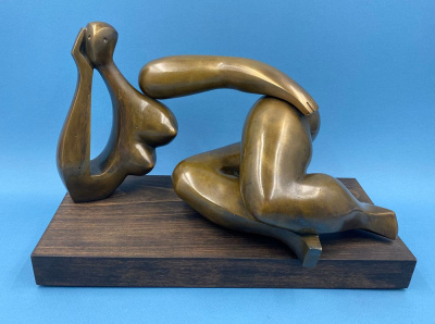 Бронзовая фигура "Лежащая", 2000 г. Антонов А.Г.