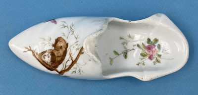 Фарфоровая "Туфелька" М.С.Кузнецова "Дулево", 1867-1877-е гг.