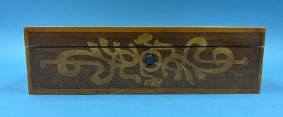 Старинная деревянная шкатулка(настольный ларец).