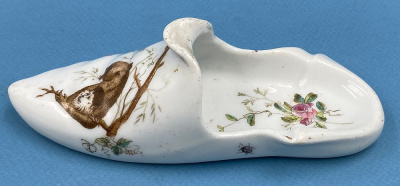 Фарфоровая "Туфелька" М.С.Кузнецова "Дулево", 1867-1877-е гг.