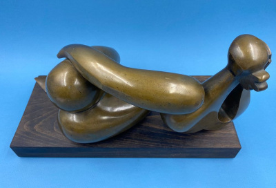 Бронзовая фигура "Лежащая", 2000 г. Антонов А.Г.