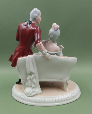 Фарфоровая композиция "Ухажёр. Галантная сцена", "Royal Dux".